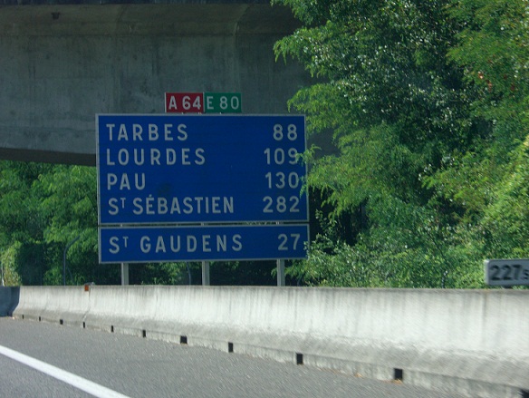 http://www.ctscomputing.com/sites/ctscomputing.com/files/day%206%20signs%20on%20motorway.jpg
