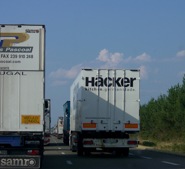 http://www.ctscomputing.com/sites/ctscomputing.com/files/line%20of%20trucks%20day%206.jpg